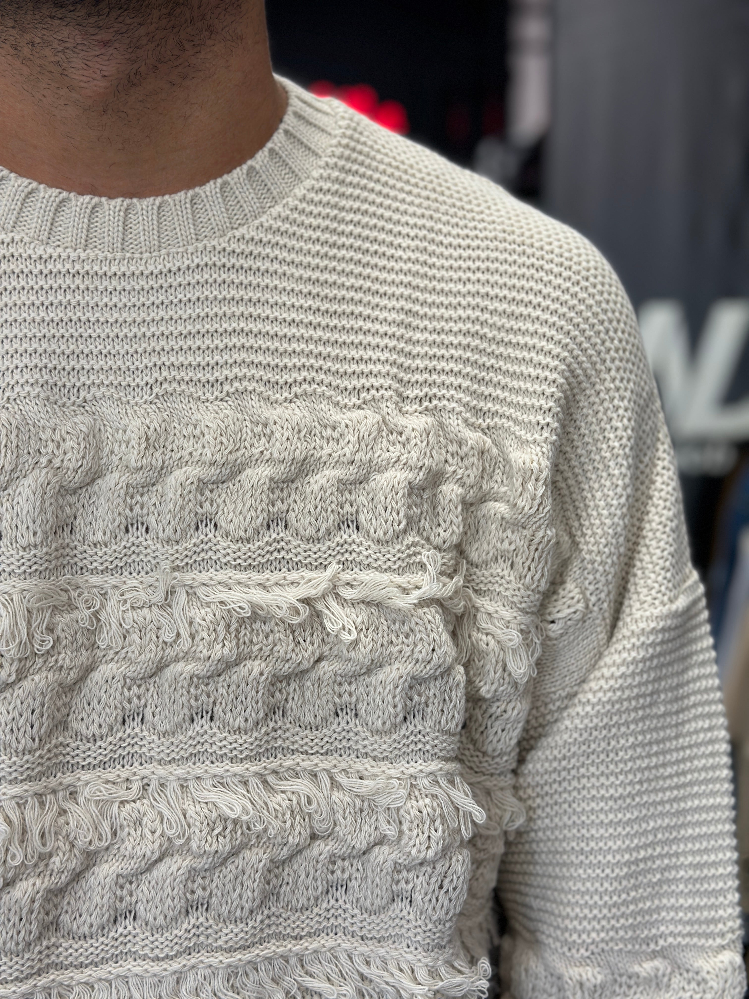 Pullover sfrangiato NJB