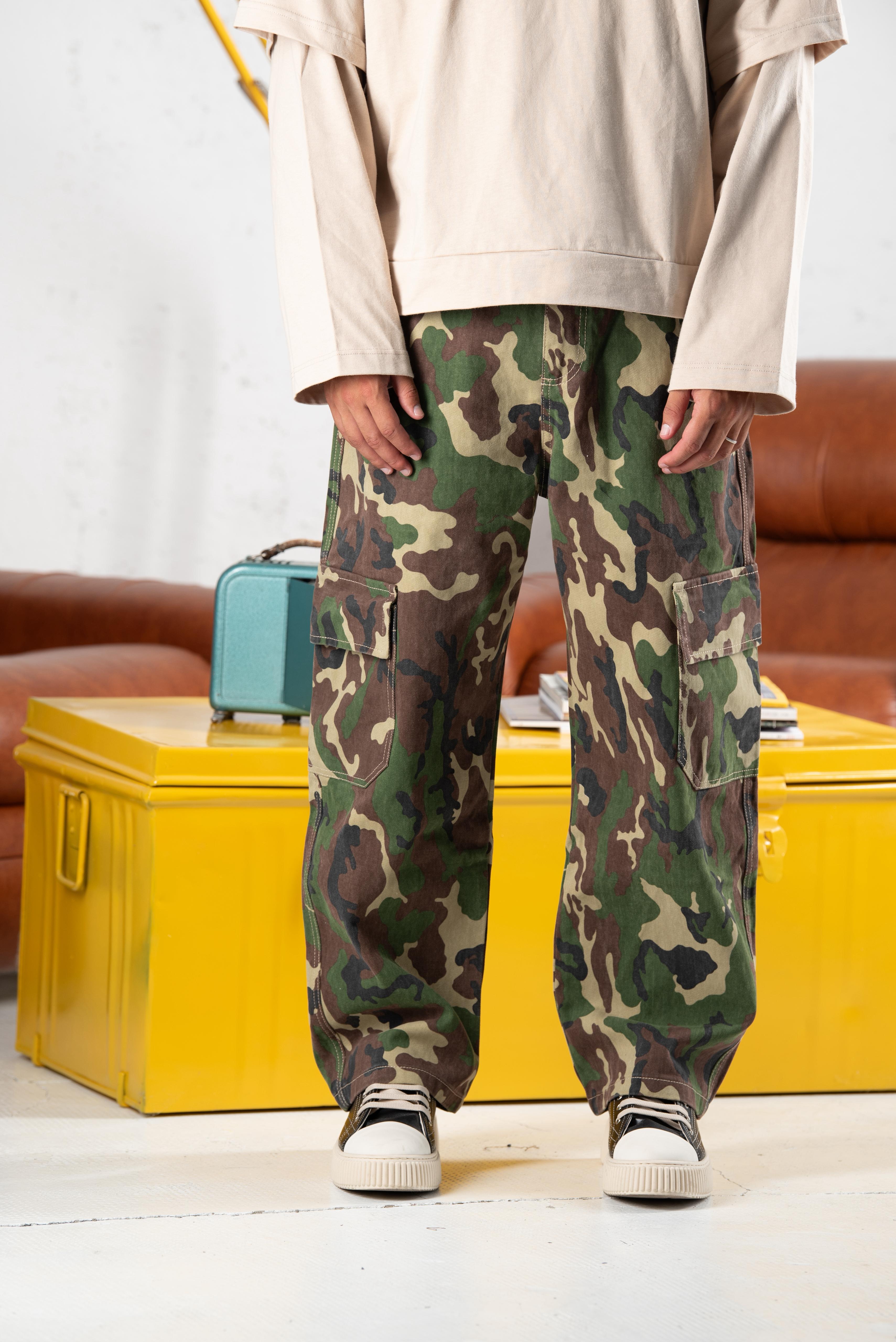 Jeans baggy mimetico