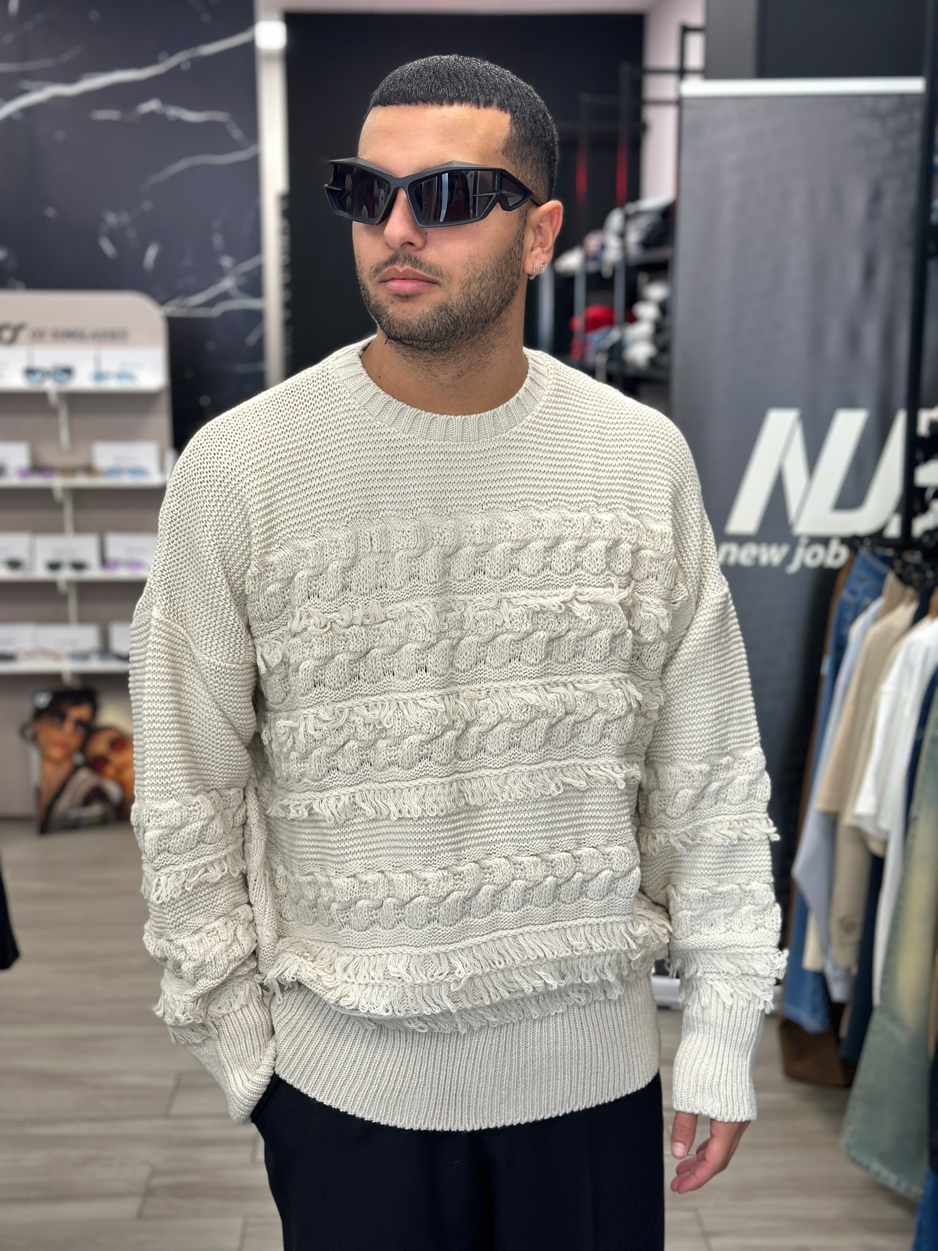 Pullover sfrangiato NJB